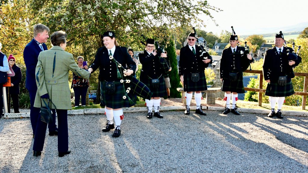 HRH Princess Anne 25-compressed The Princess Royal meets the Kintore Pipe Band